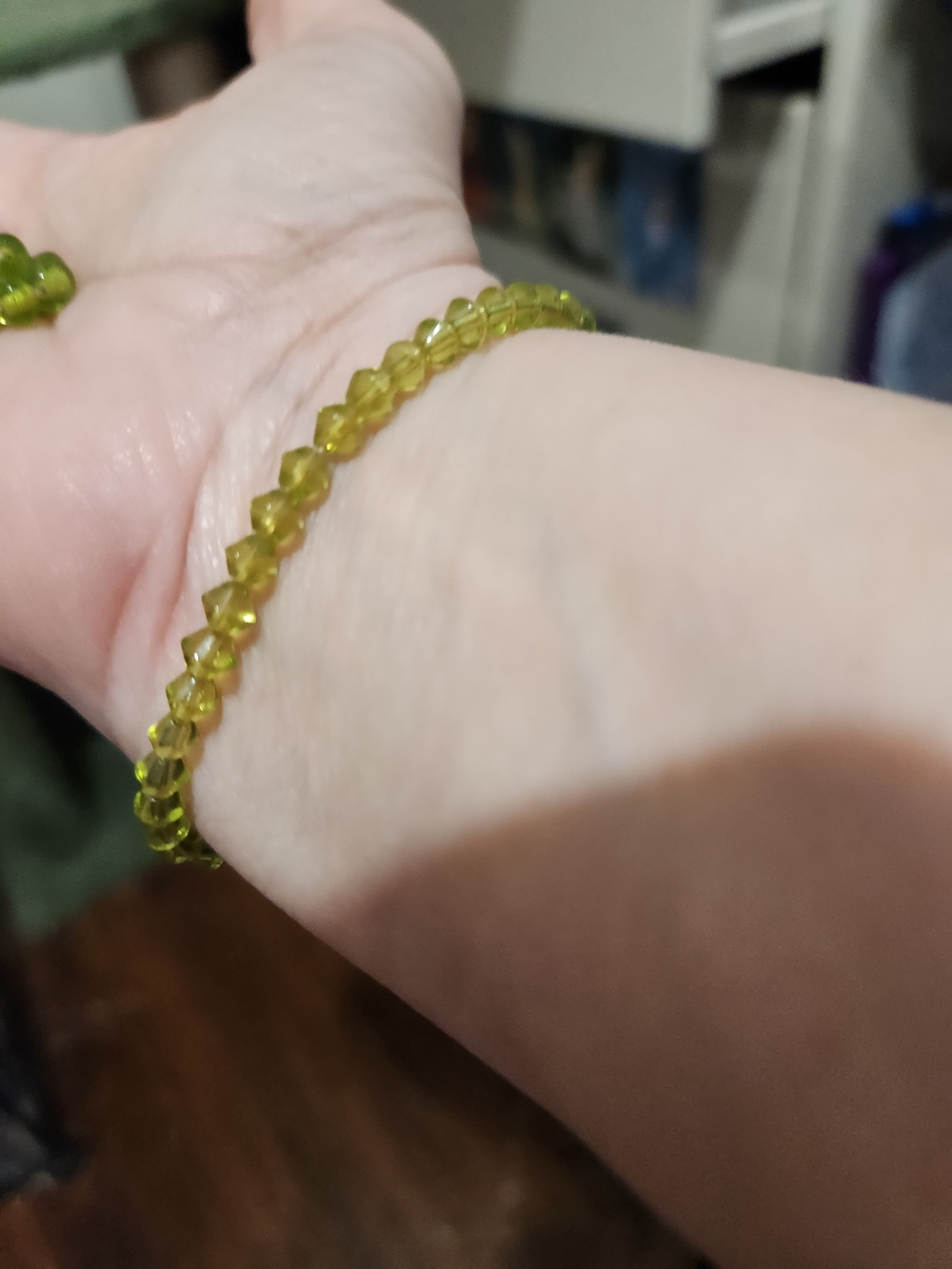 2 Green Glass Bead Elsstic Bracelets, One Needs Restringing, 6.5" - Picture 2 of 4